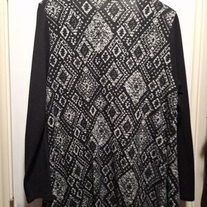 Avenue Black and Gray Geometric Women's Sweater